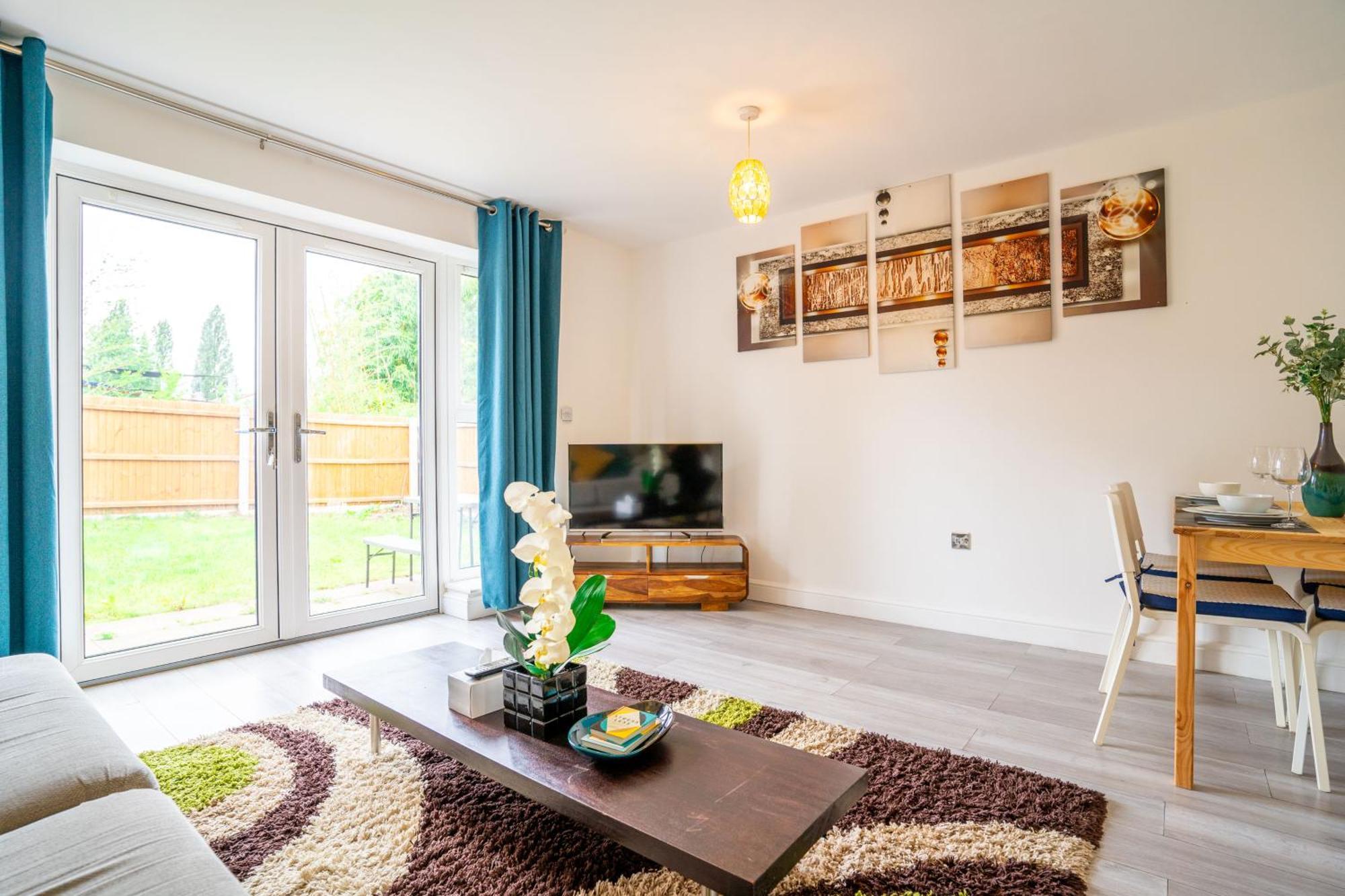 Mulberry Garden Villa Coventry Exterior photo
